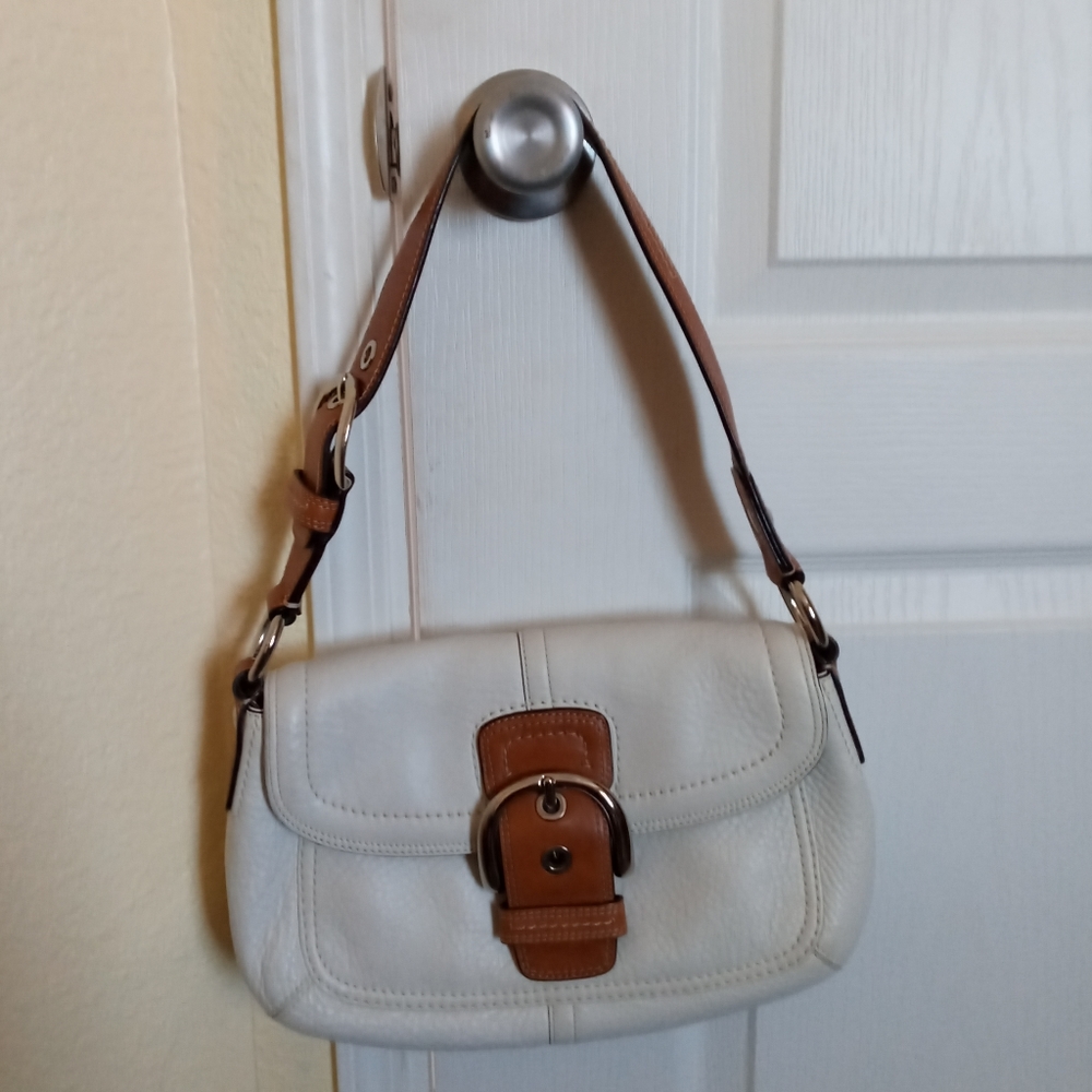 Medium Coach Leather shoulder bag